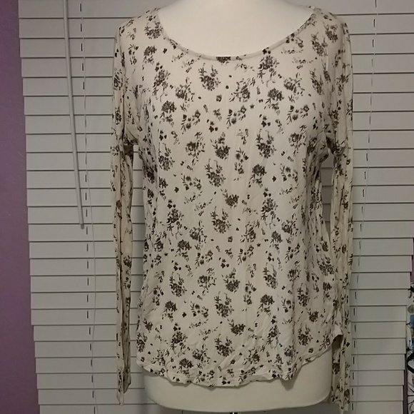 Forever 21 Tops - Forever 21 long sleeve tee